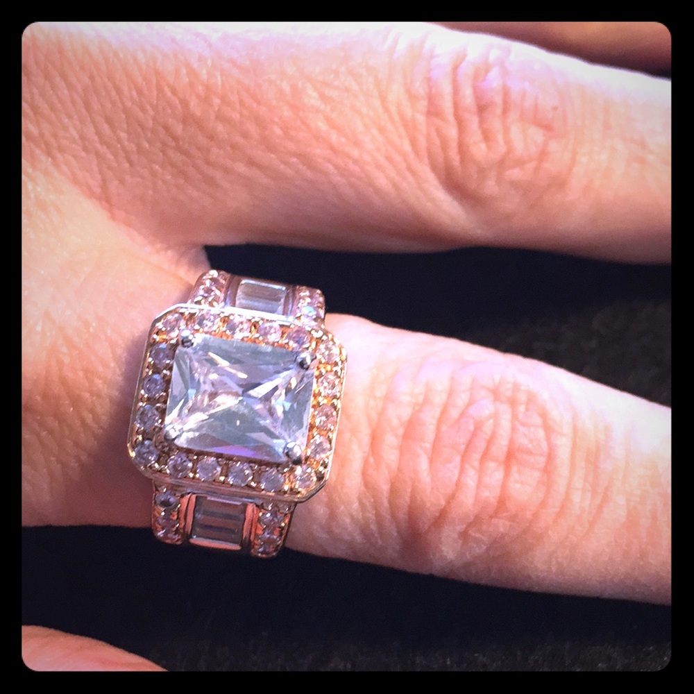 SOLID silver and CZ ring❤️
